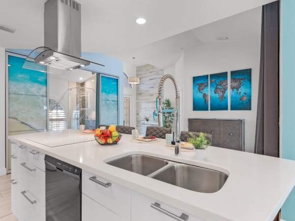 Luxury Cape Coral Retreat - 4 Bedroom Home with Private Pool